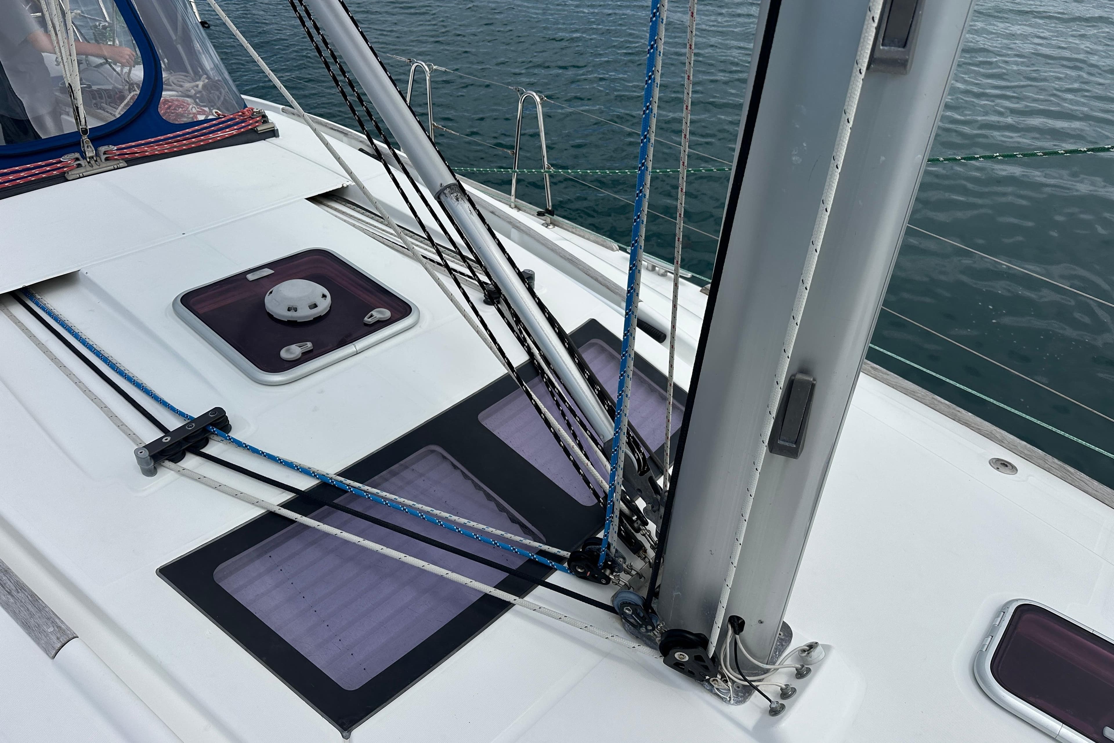 2009 Beneteau Oceanis 43 sailboat deck with rigging and hatch details.