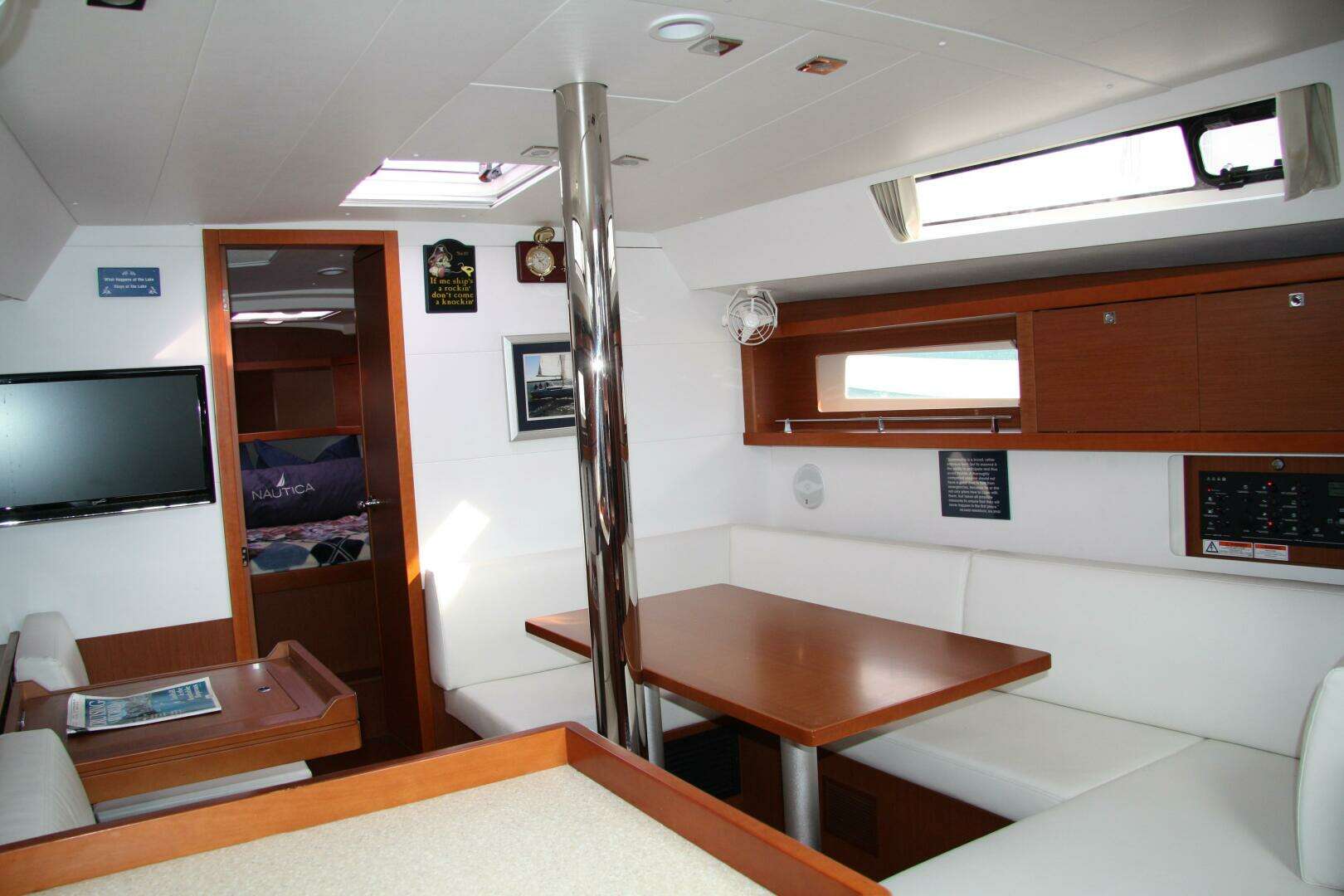 2013 Beneteau Oceanis 41 - Image 27
