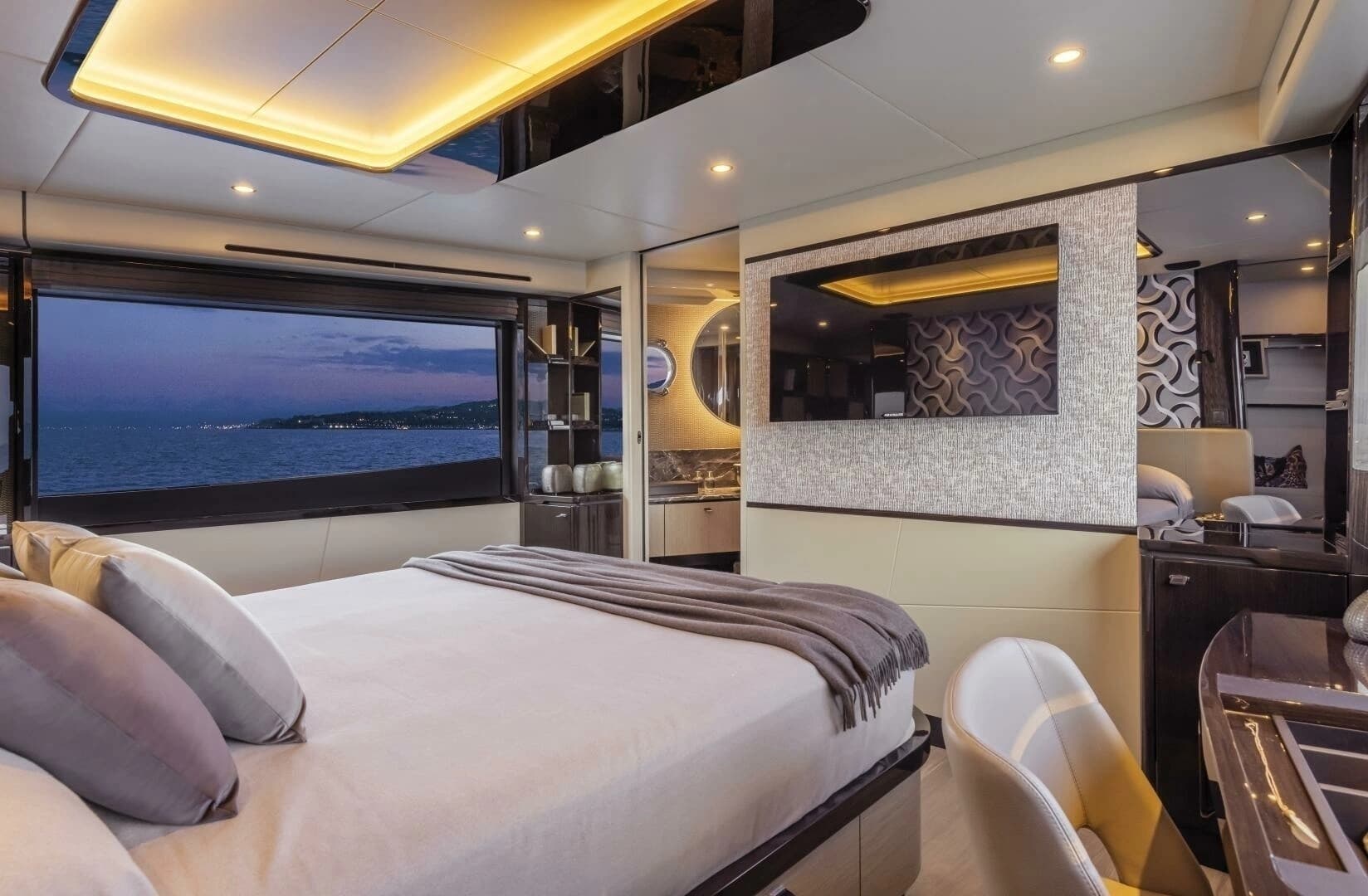 2027 Absolute 60 Flybridge - Image 10