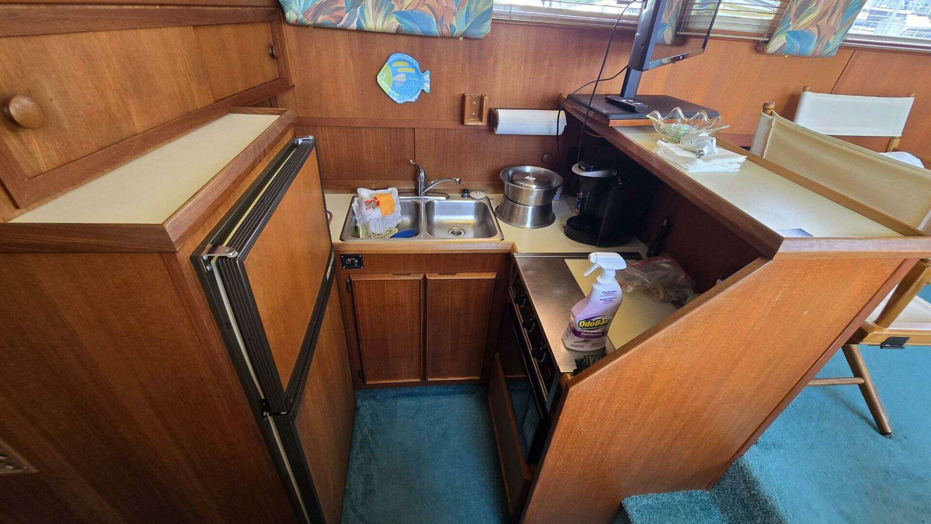 1987 Chris-Craft 362 Catalina - Image 10
