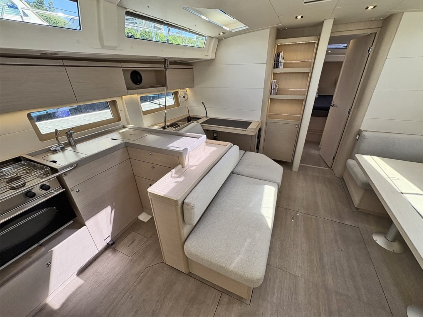 2020 Beneteau Oceanis 51.1 - Image 15
