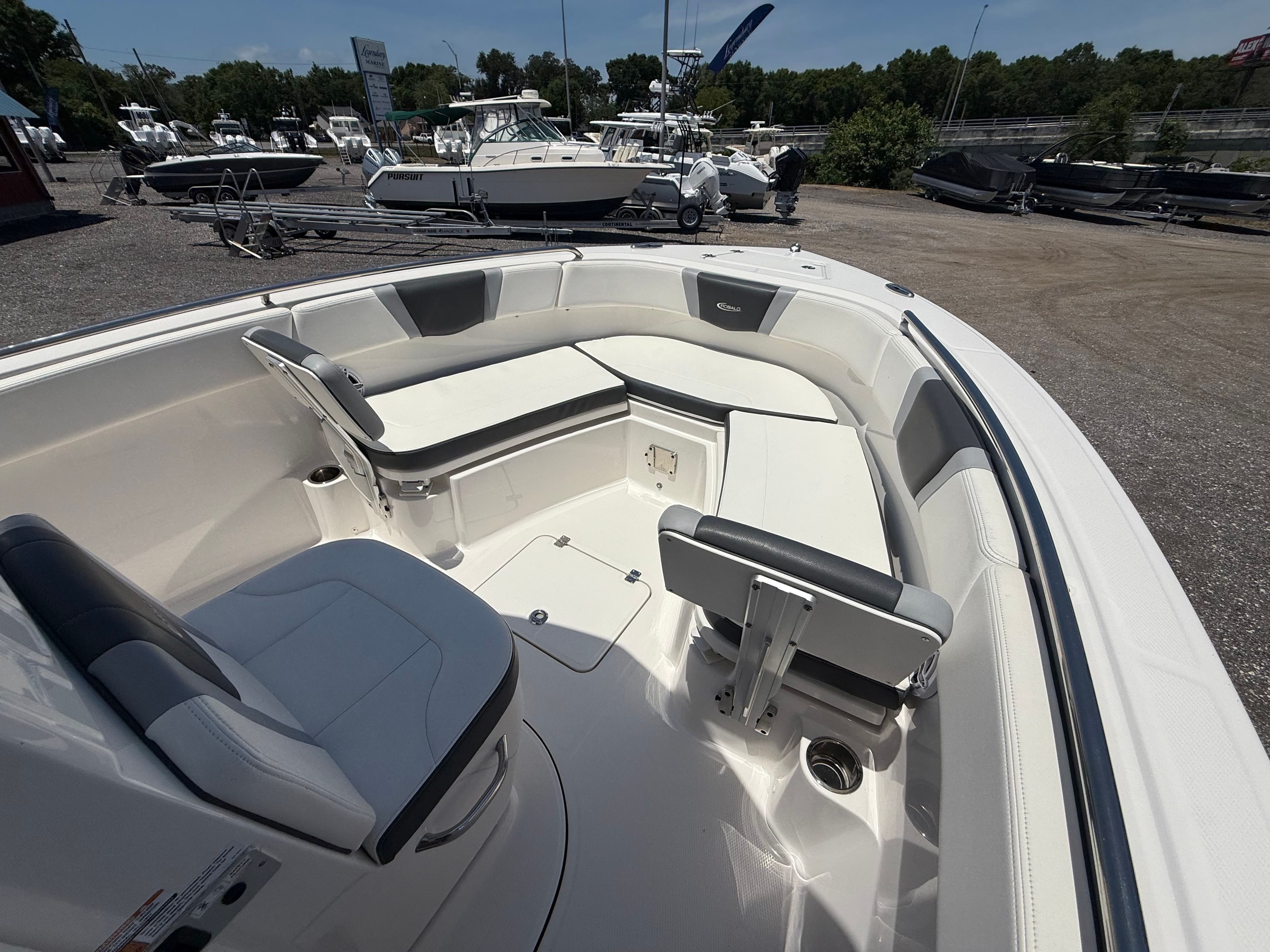 2022 ROBALO 230 CC - Image 21
