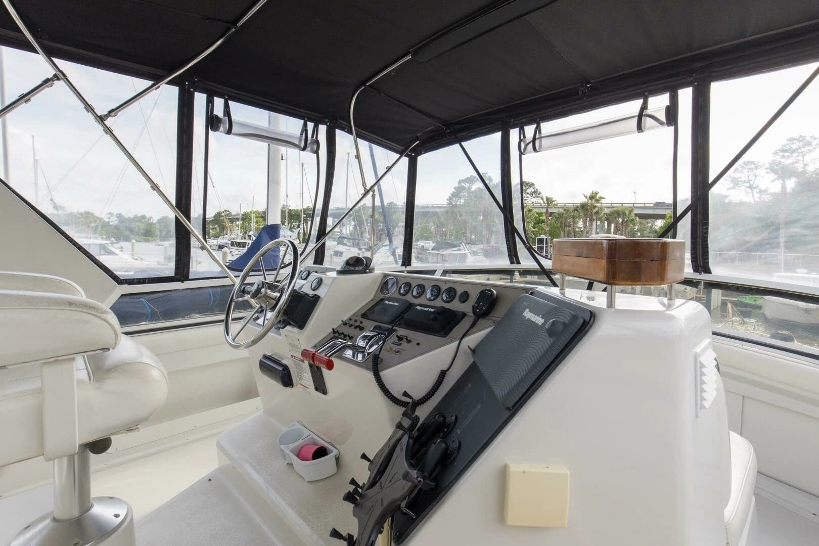 1997 Carver 445 Aft Cabin - Image 15