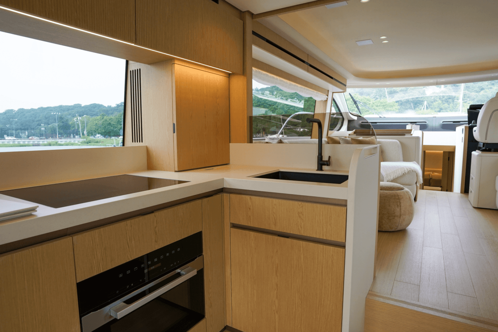 2026 Azimut Fly 62 - Image 13