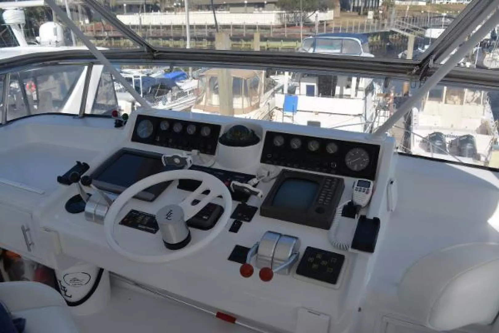 1989 Viking Motor Yacht - Image 22