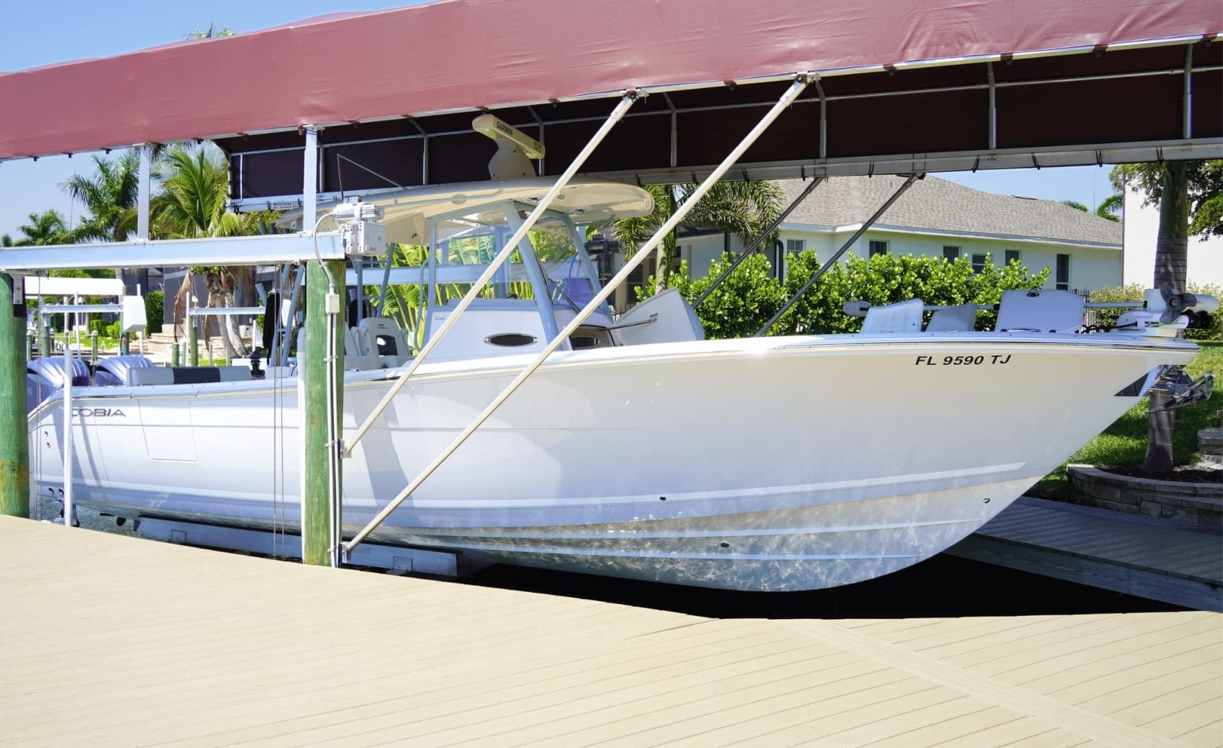 2023 Cobia 320CC - Image 2