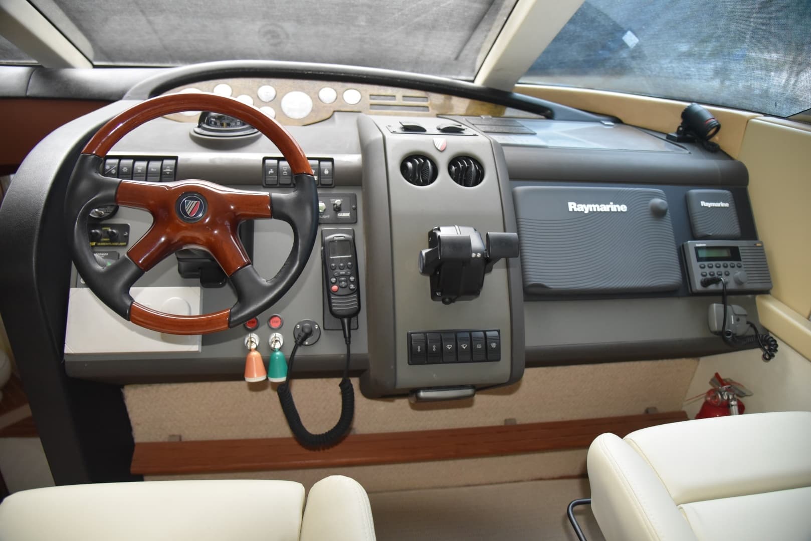 2002 Fairline Squadron 58 - Image 31