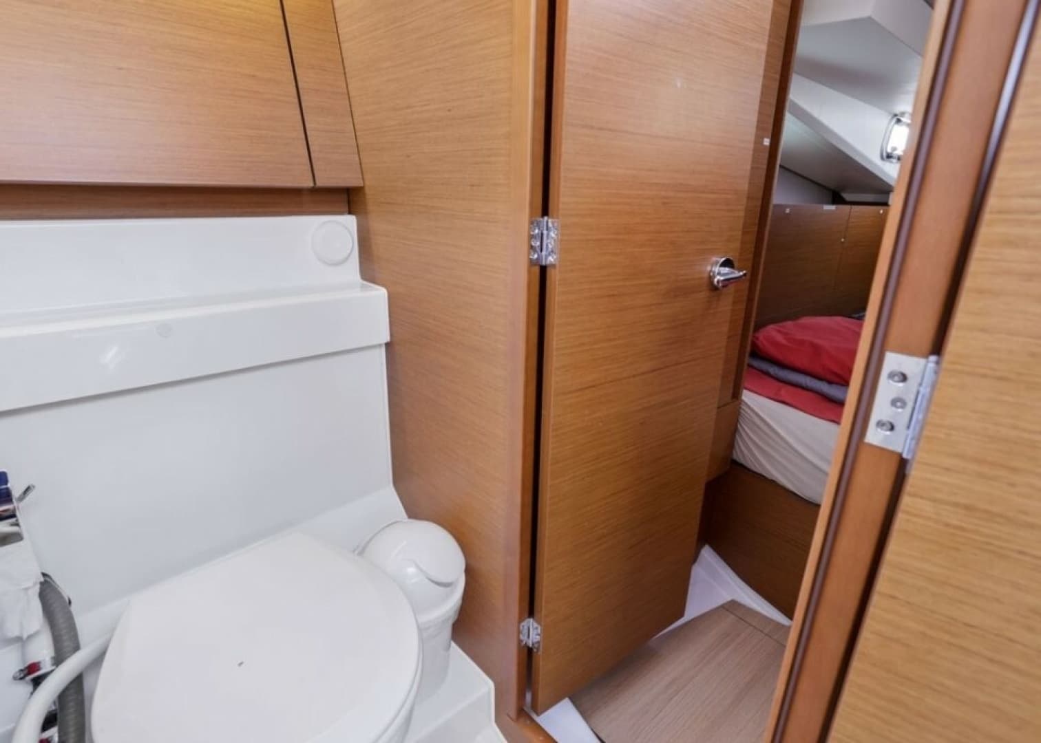 2018 Jeanneau Sun Odyssey 440 - Image 23