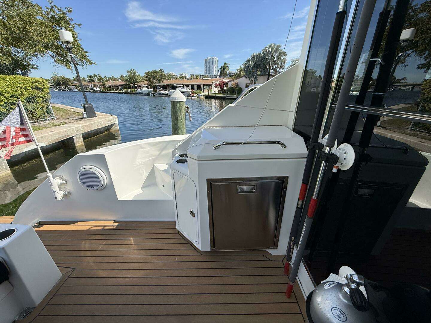 2014 Cruisers Yachts 45 Cantius - Image 36