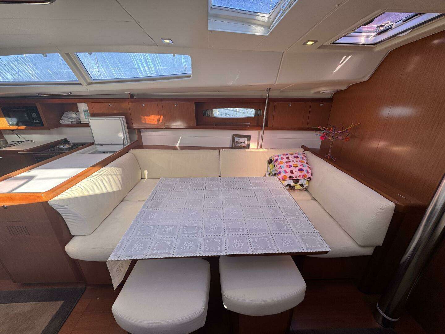 2009 Beneteau 49 - Image 18