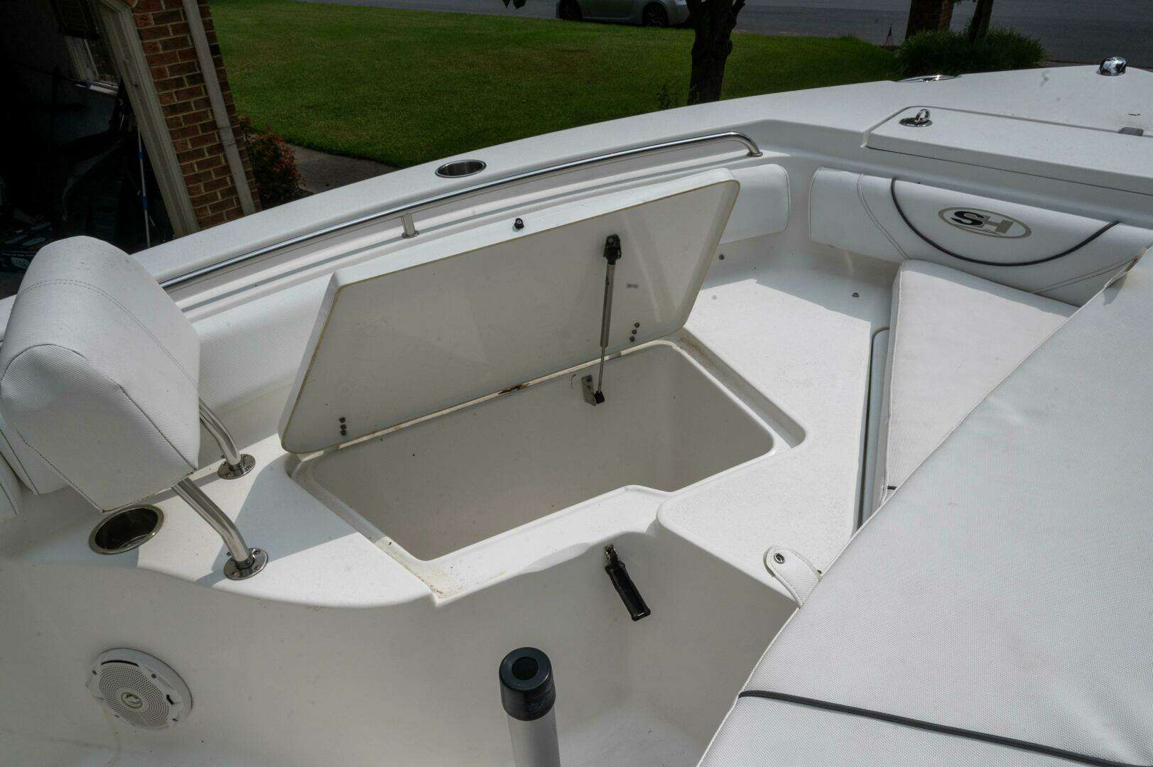 2017 Sea Hunt 225 Ultra - Image 12