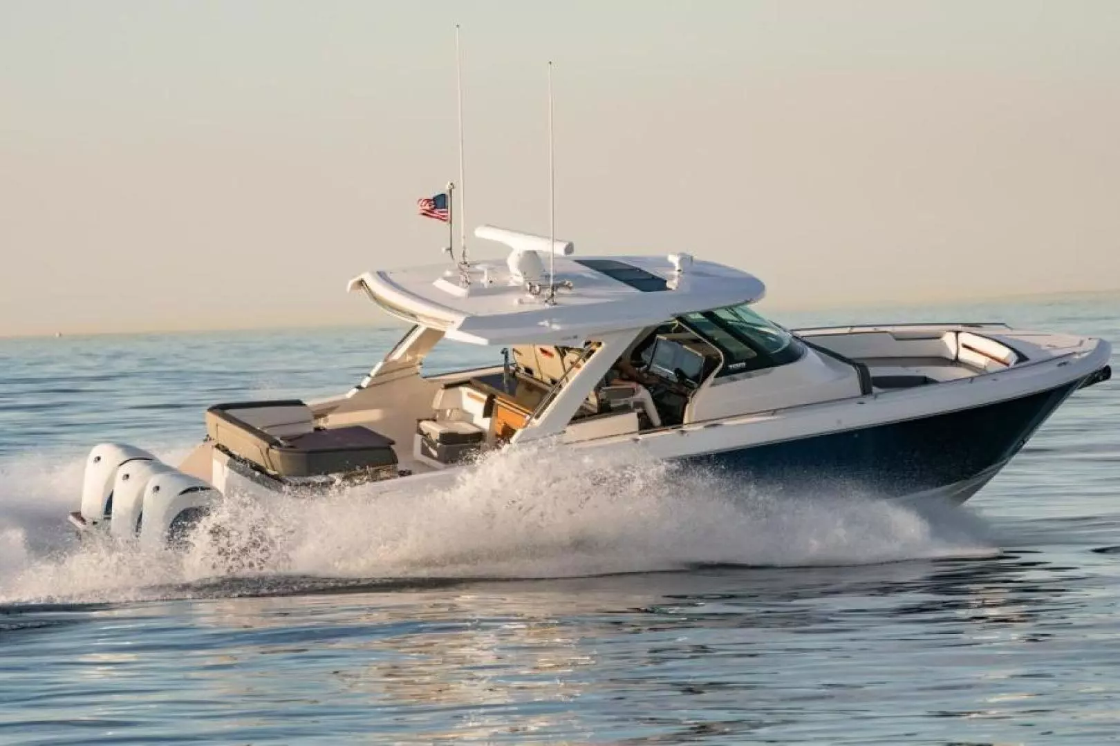 2021 Tiara Sport 38LS - Image 3