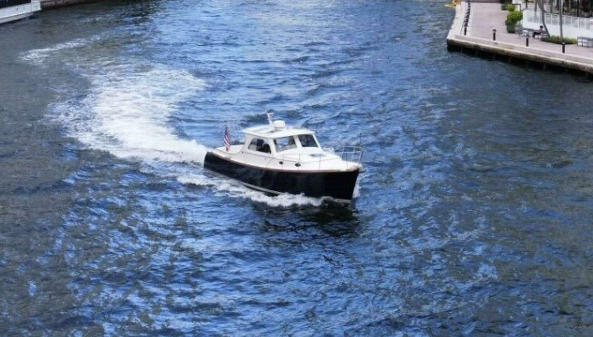 2003 Hinckley 36 Picnic Boat EP - Image 2