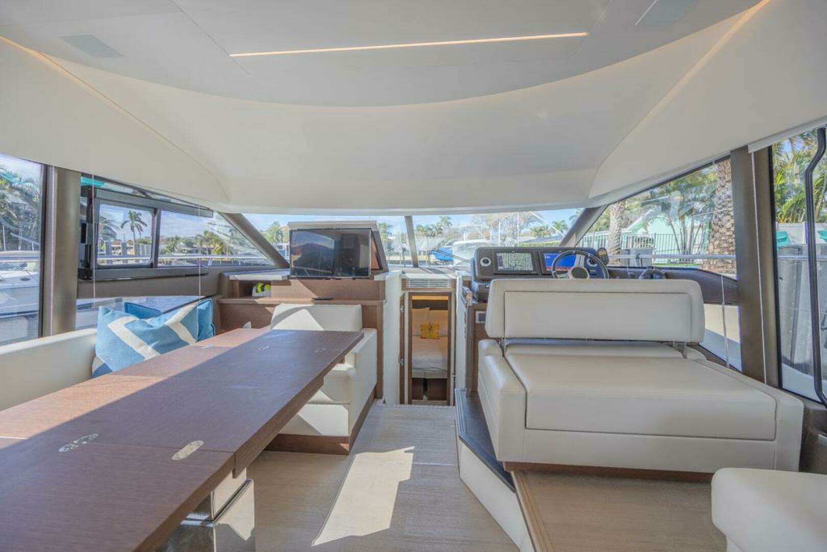 2021 Prestige 520 Flybridge - Image 44