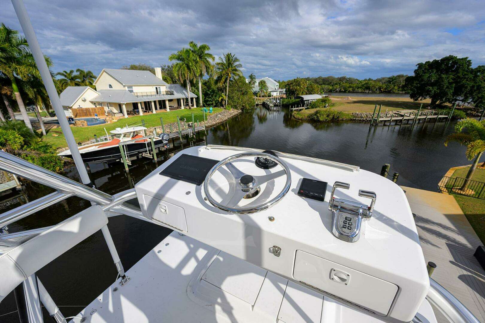2013 Hatteras GT63 - Image 32