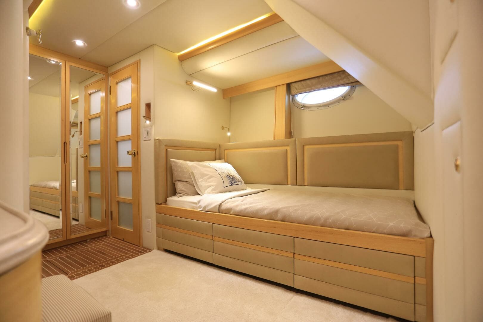 2004 Westport Custom - Image 12