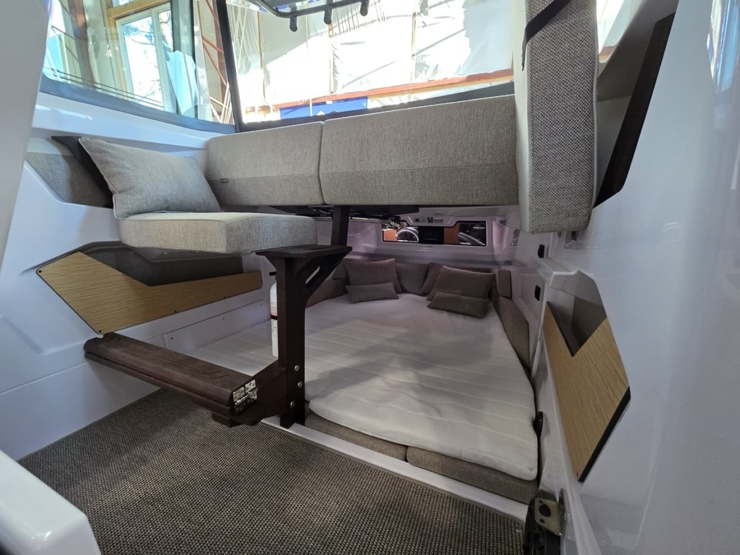 2026 Axopar Cross Cabin - Image 35