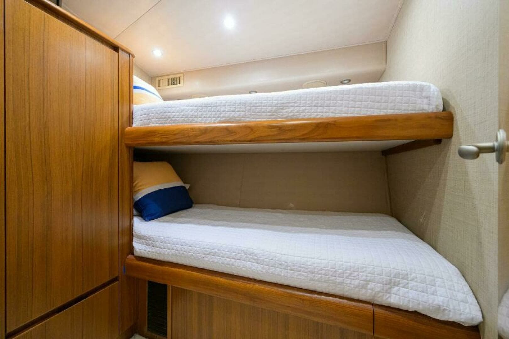 2008 Viking 60 Convertible - Image 43