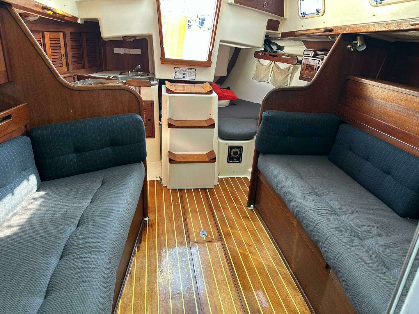 1988 Tartan 31 - Image 22