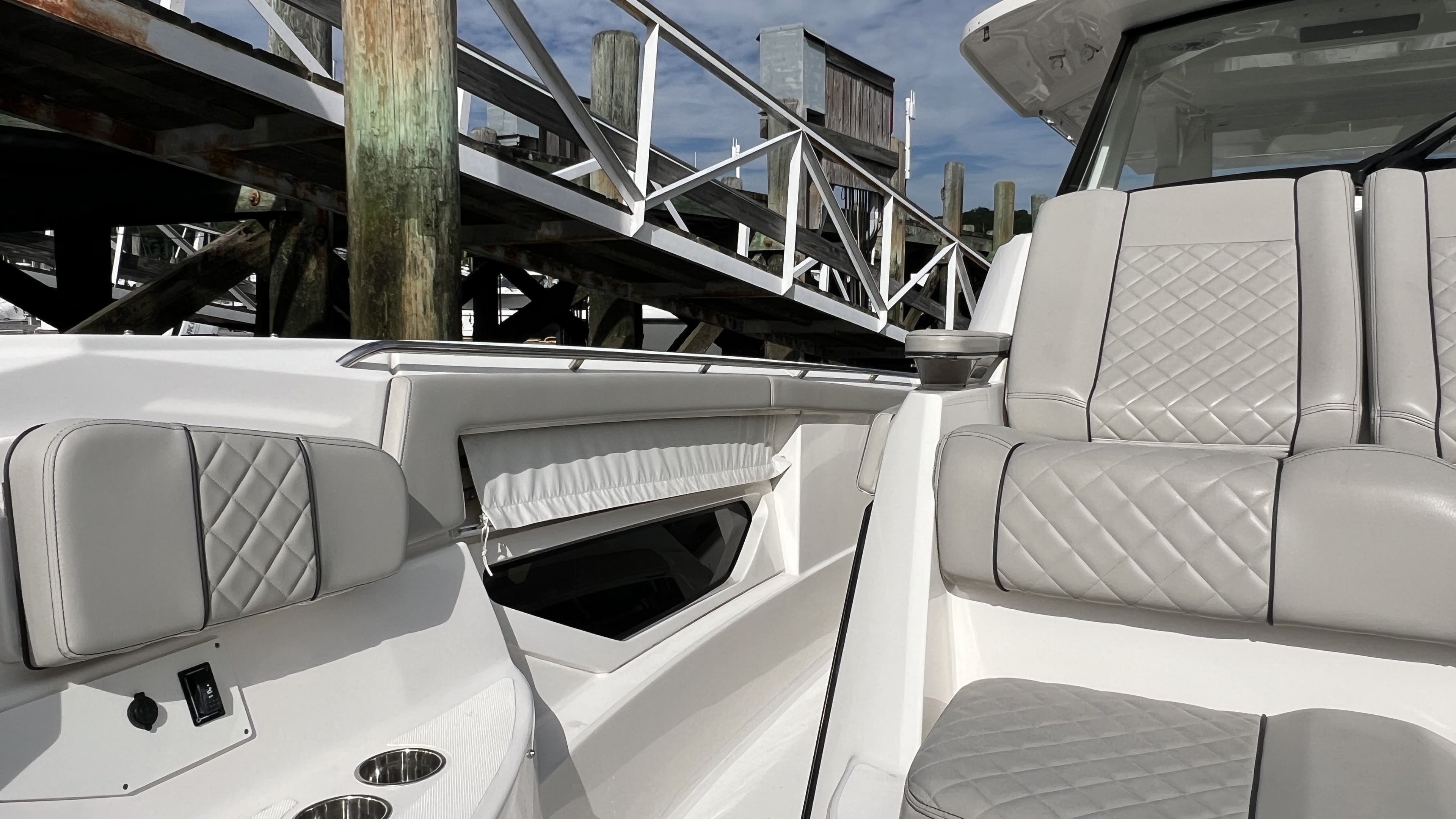 2023 Pursuit S378 - 47