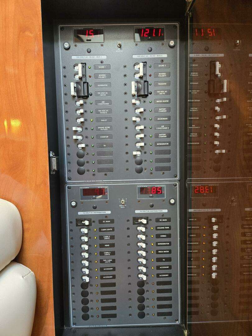 2007 Fountain 38 Express Cruiser - Image 21