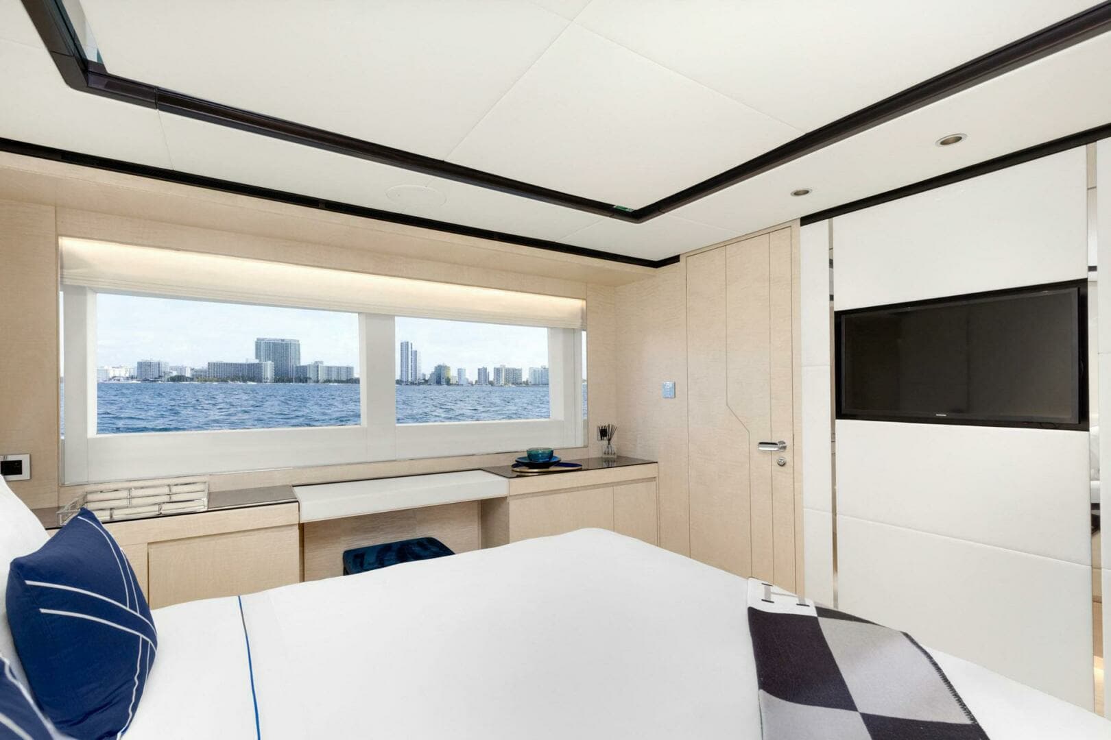 2022 Majesty Yachts 120 - Image 16