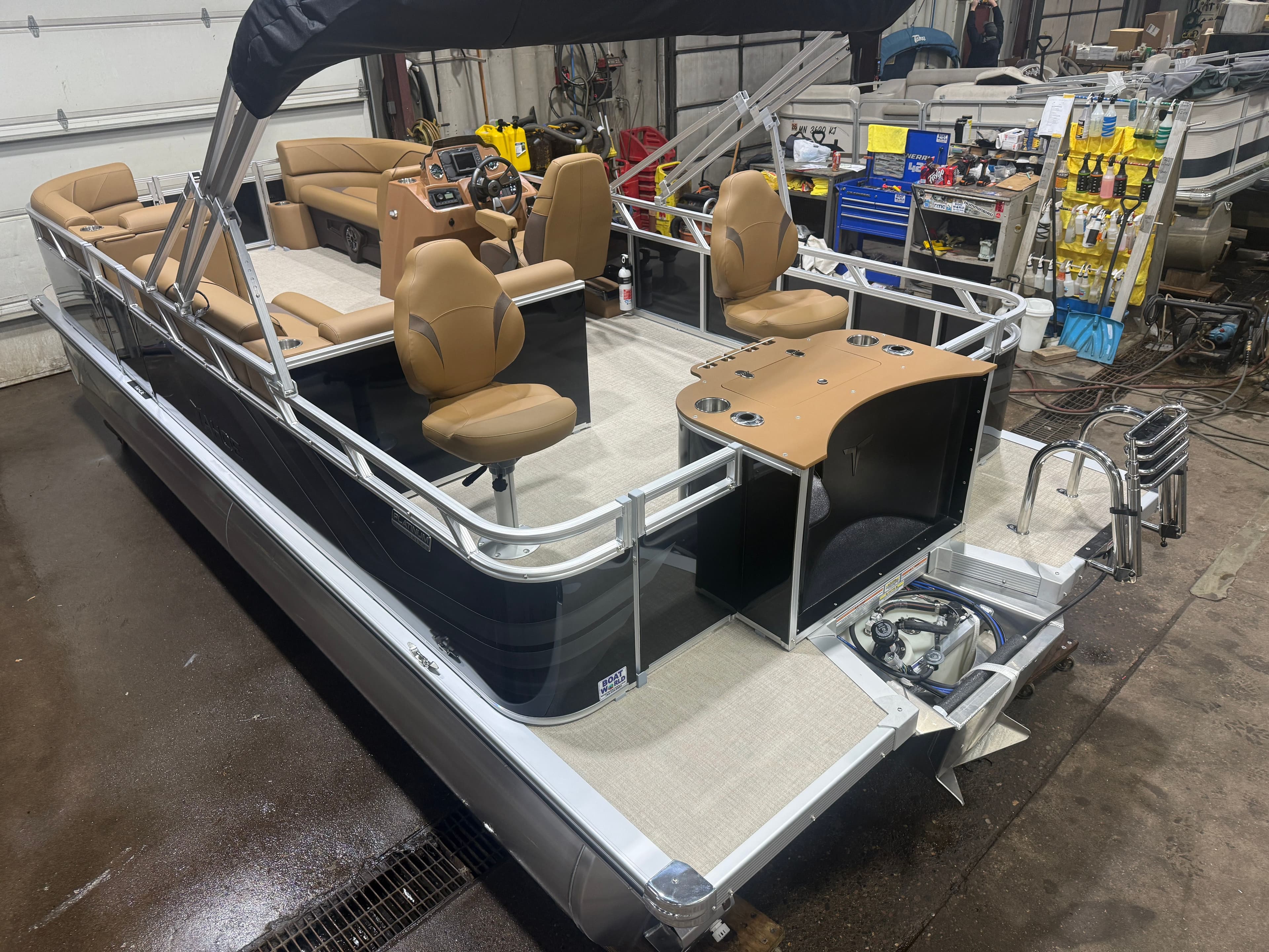 2026 Tahoe Sport Rear Fish 2185 & 4-Stroke $32995 - 39