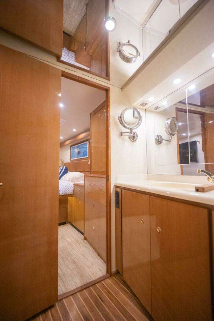 2003 Viking 65 EB - Image 28