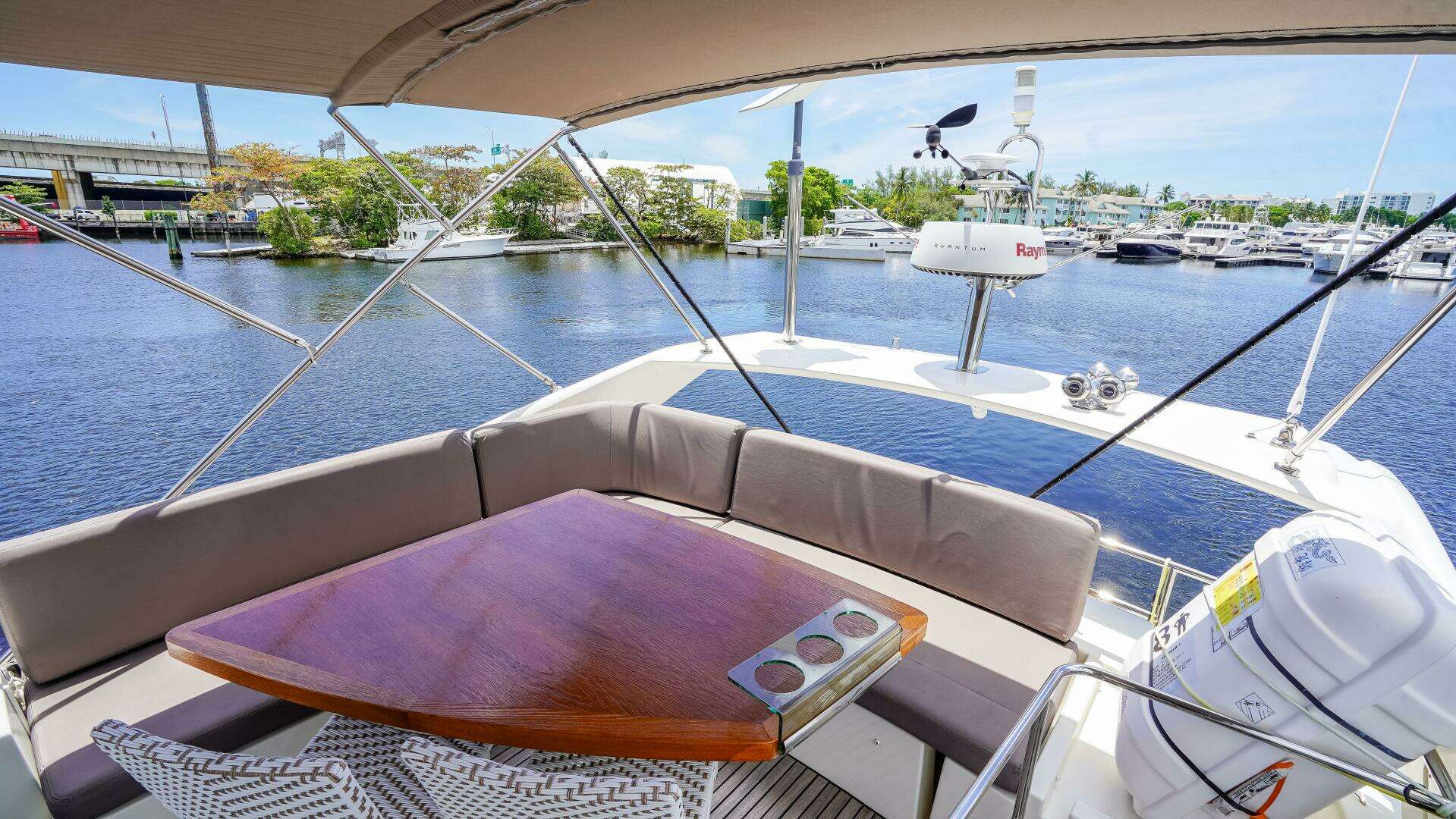 2018 Prestige 500 Flybridge - Image 28