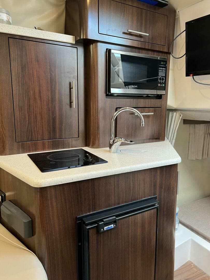 2017 Regal 28 Express - Image 26