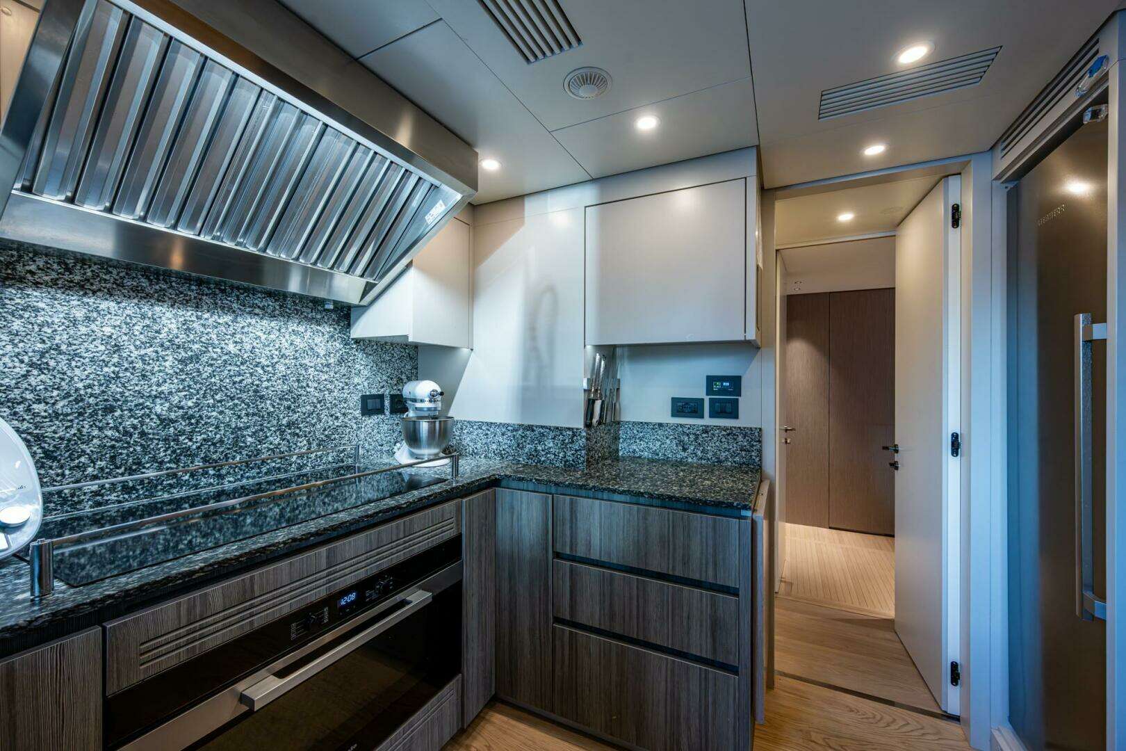 2023 Benetti 34M OASIS - Image 40