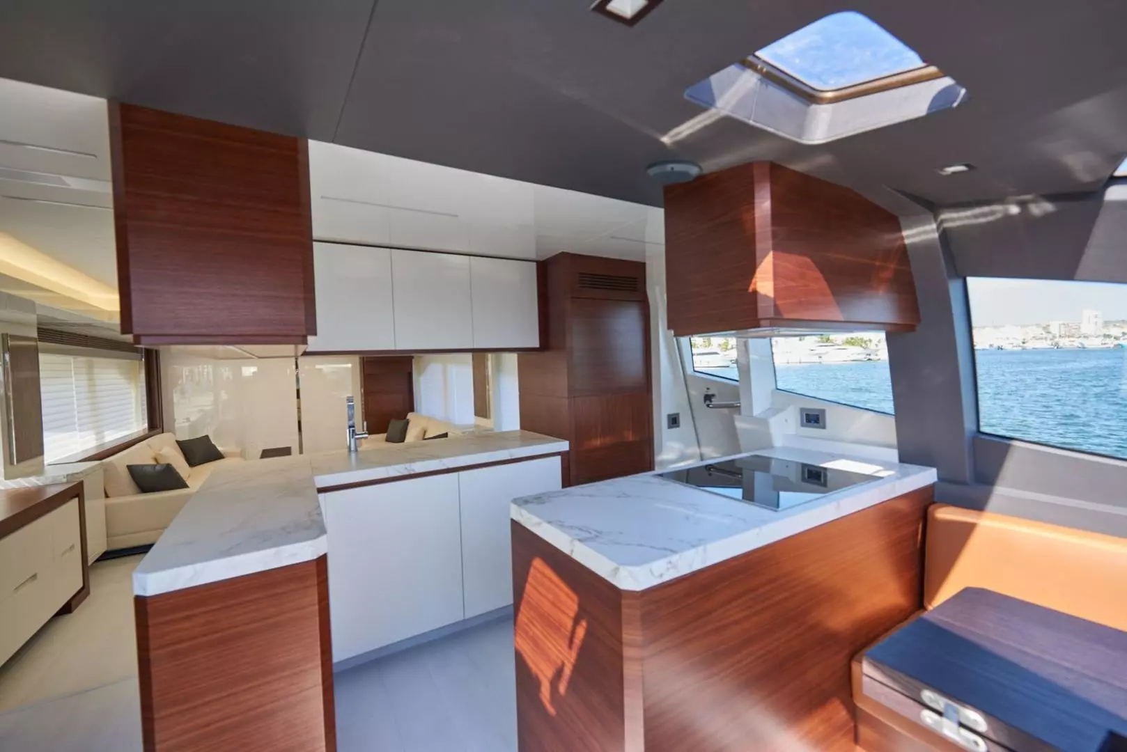 2020 Astondoa 80 Flybridge - Image 11