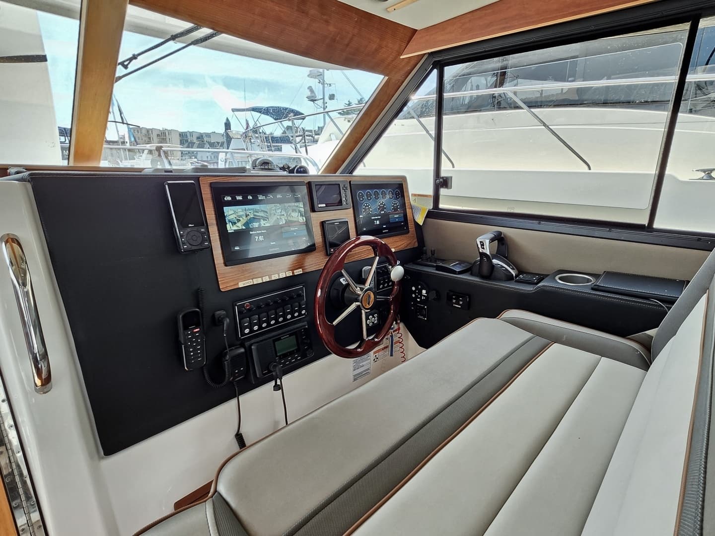 2022 Cutwater C-32 CB - Image 16