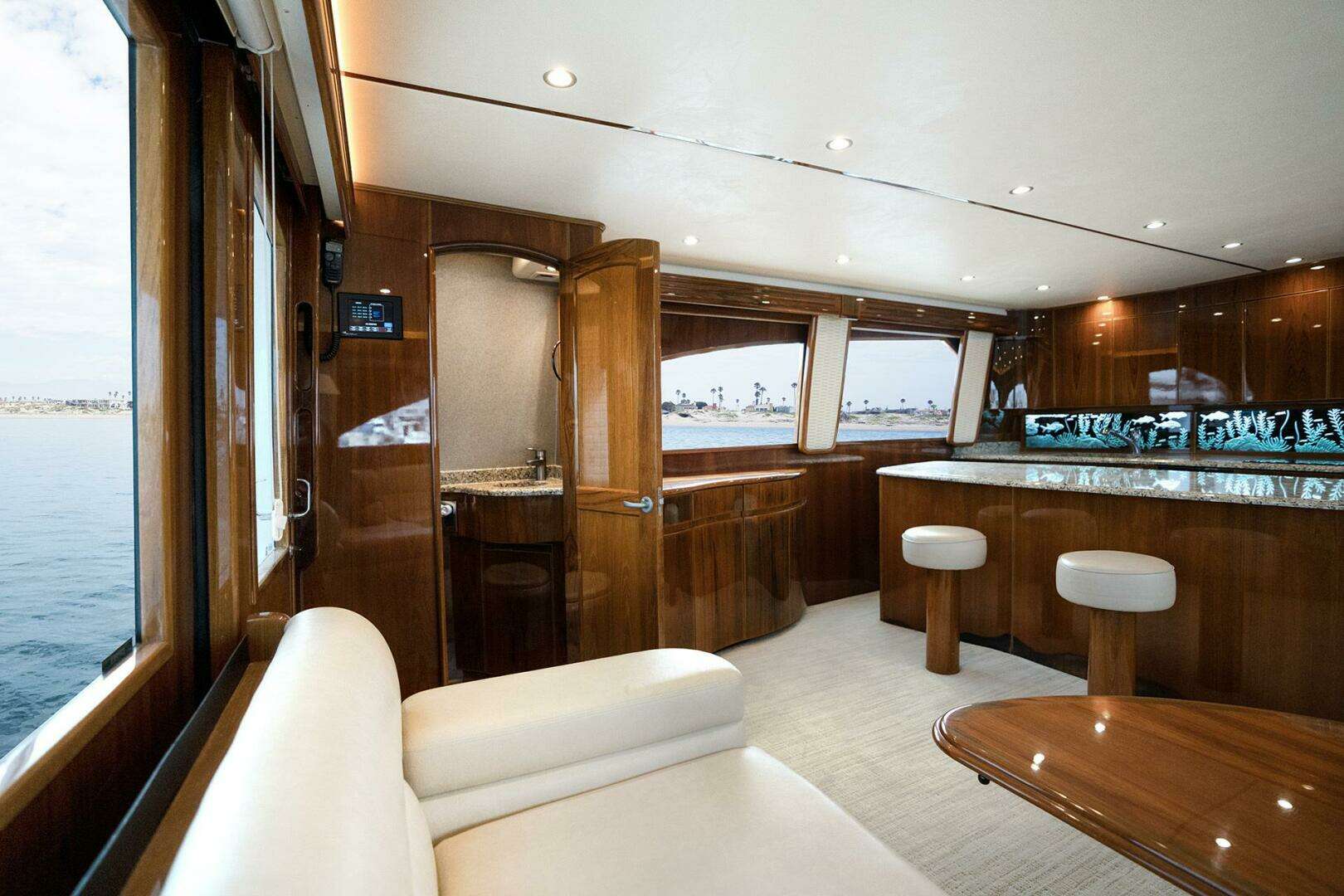 2014 Viking Viking 66 Convertible - Image 19