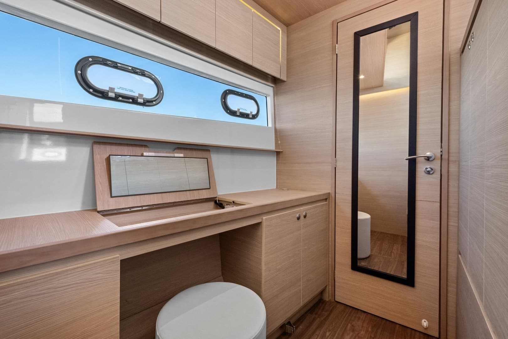 2022 Aquila 54 Yacht - Image 25