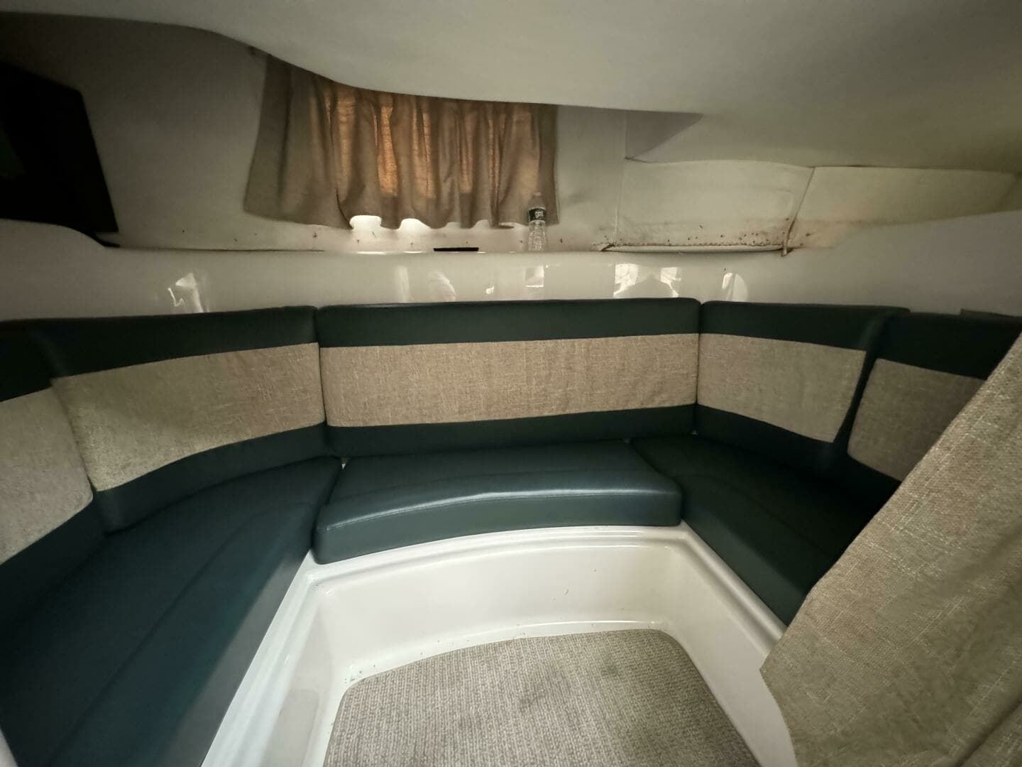 1998 Chris-Craft 320 Express Cruiser - Image 20
