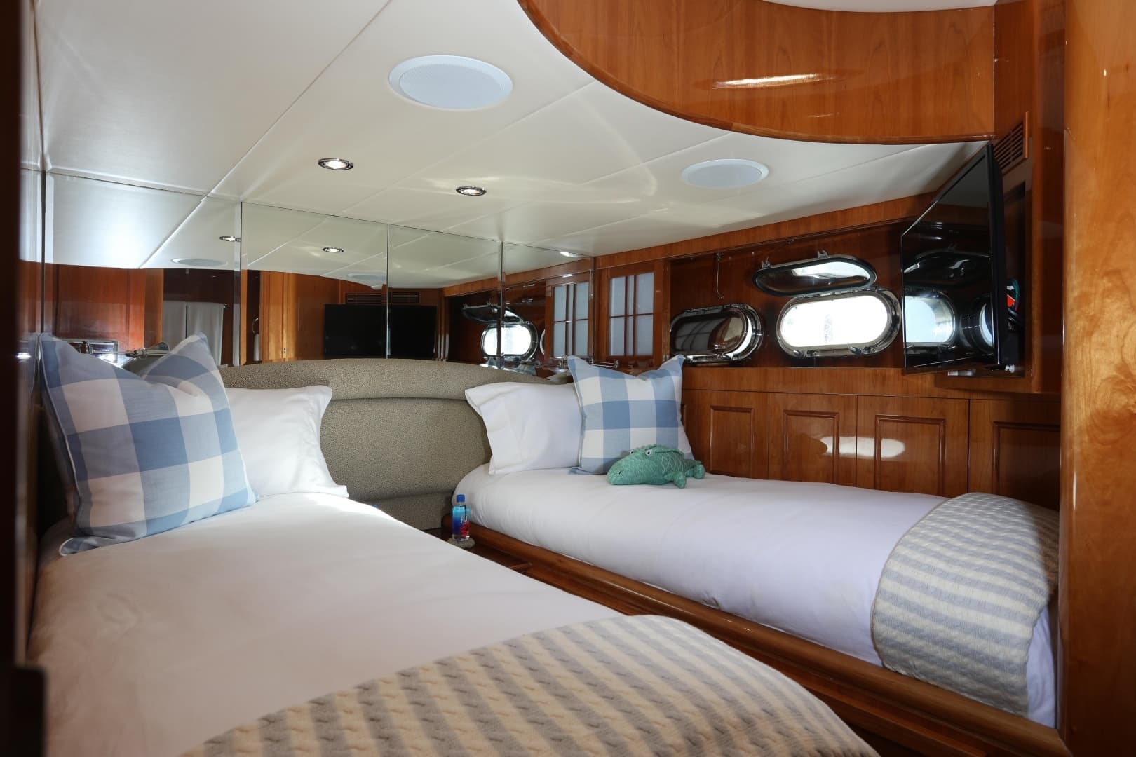 2007 Horizon Elegance 82 - Image 25