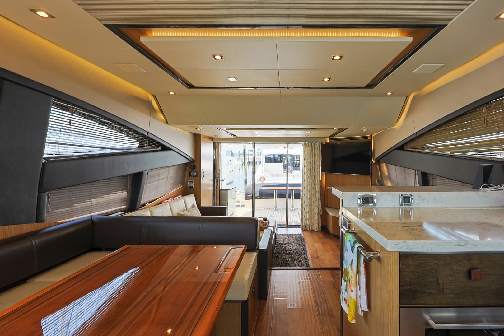2017 Sea Ray L650 Fly - Image 33
