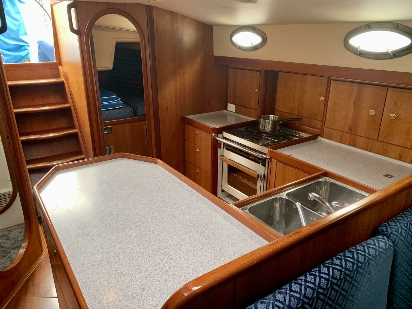 2004 ShearWater 45 - Image 21