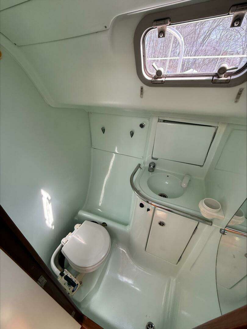 1993 Beneteau Oceanis 400 - Image 23