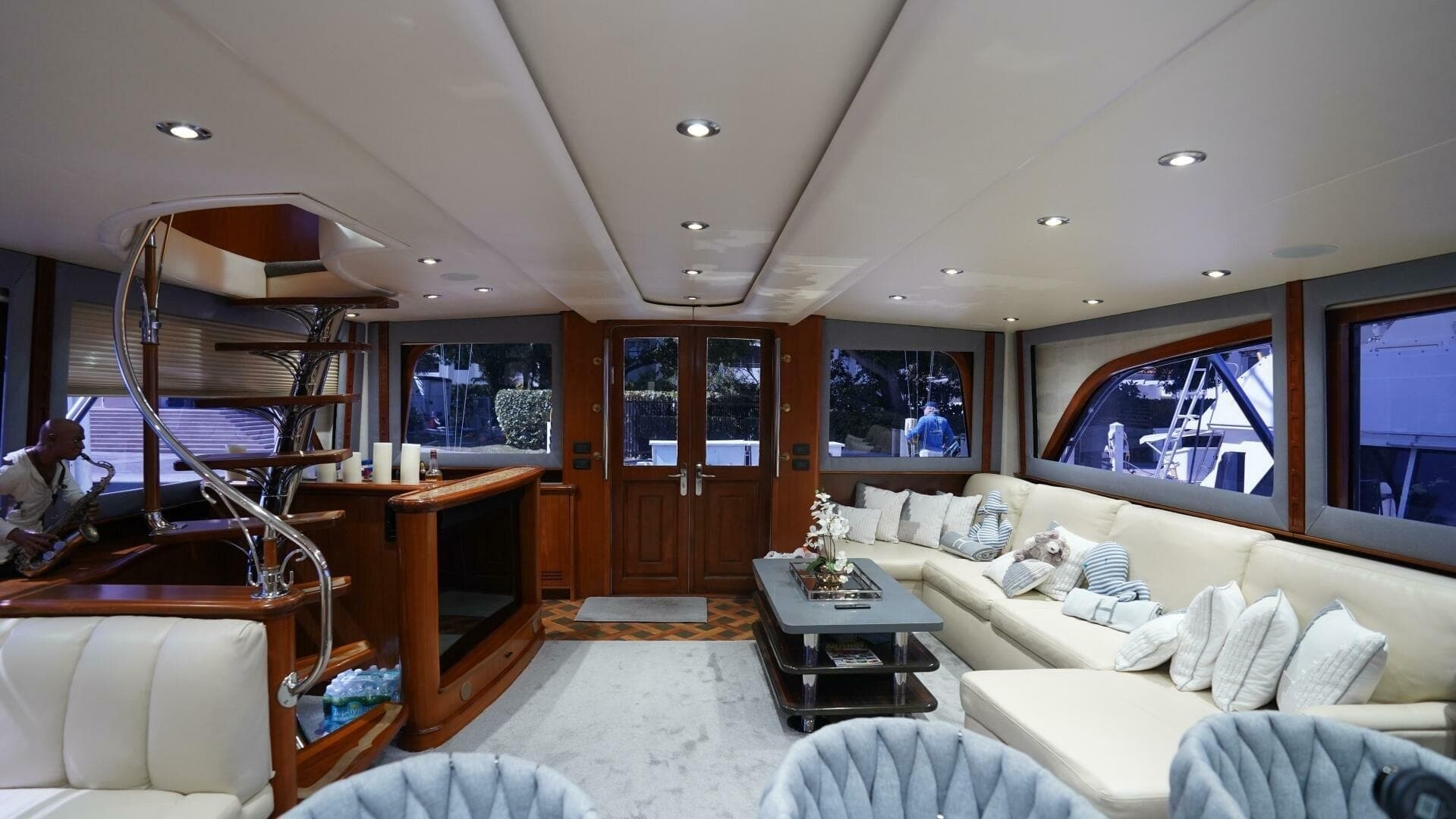 2005 Sea Force IX Enclosed Flybridge - Image 13