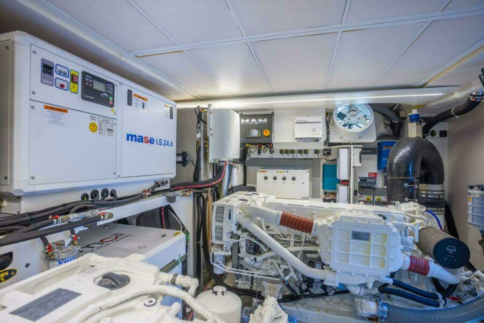 2026 Beneteau Grand Trawler 63 - Image 27