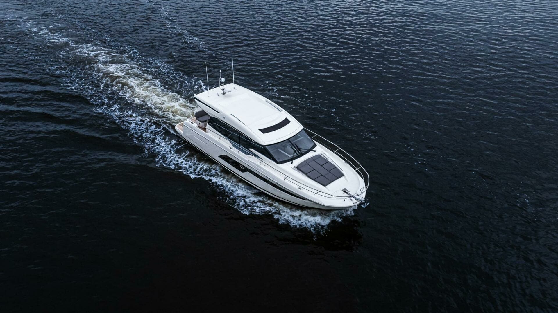 2023 Prestige 520 S - Image 4