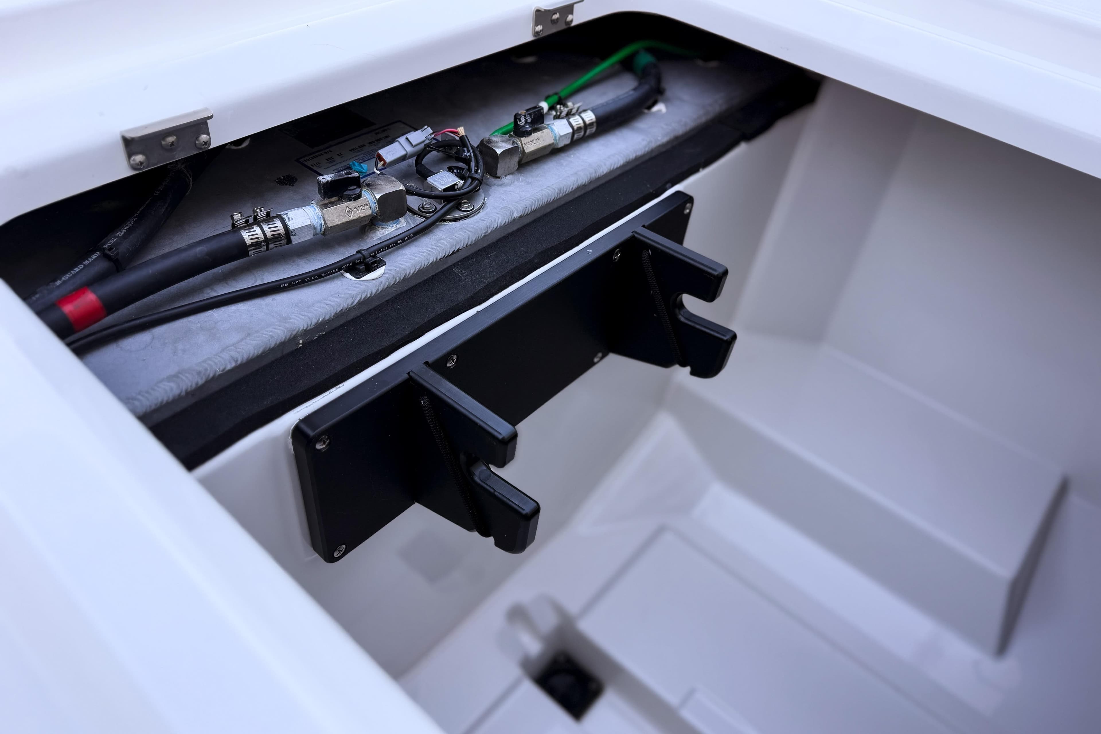 Interior view of Solace 32 CS 2026 with technical components.