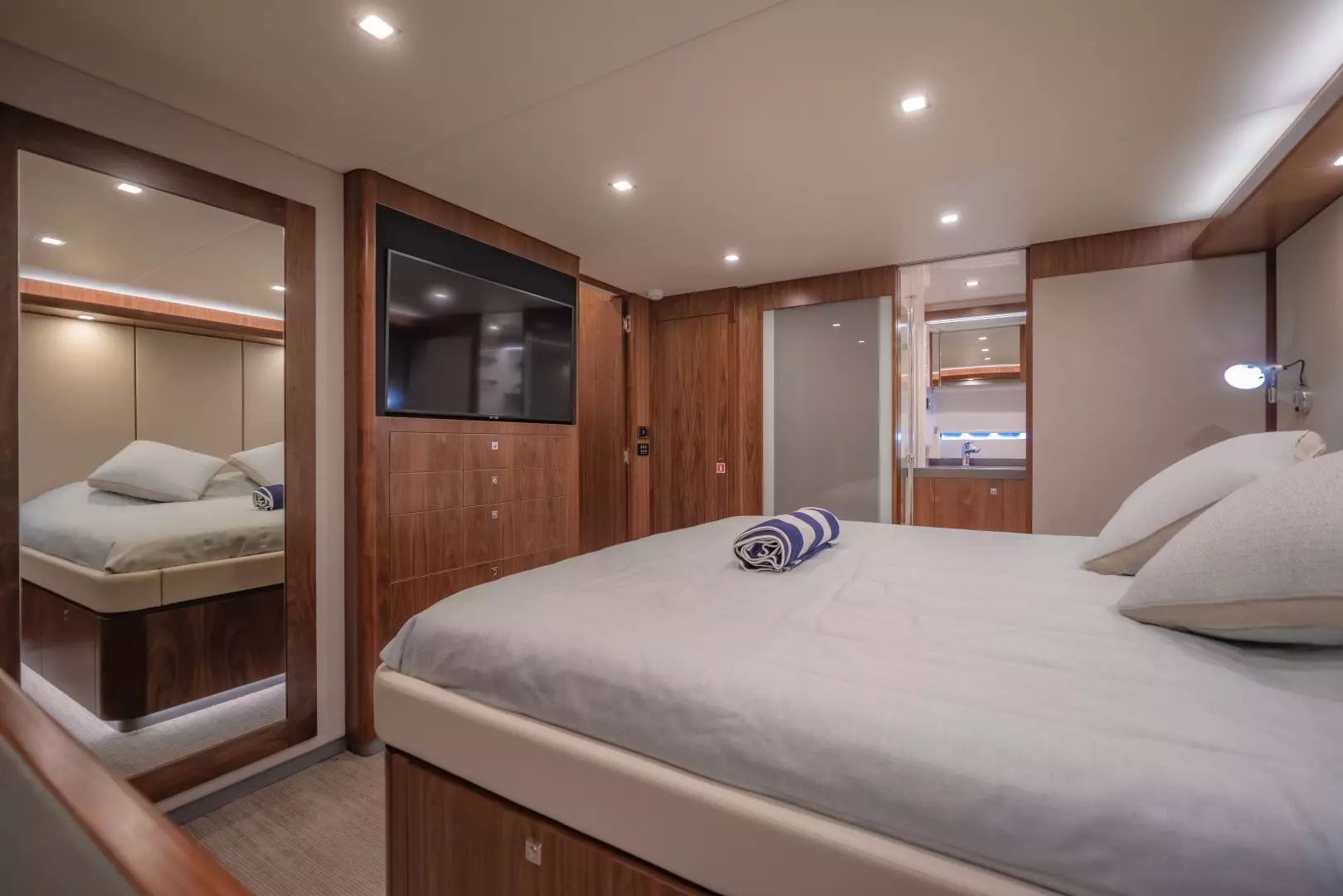 2019 Riviera 68 Sport Motor Yacht - Image 7