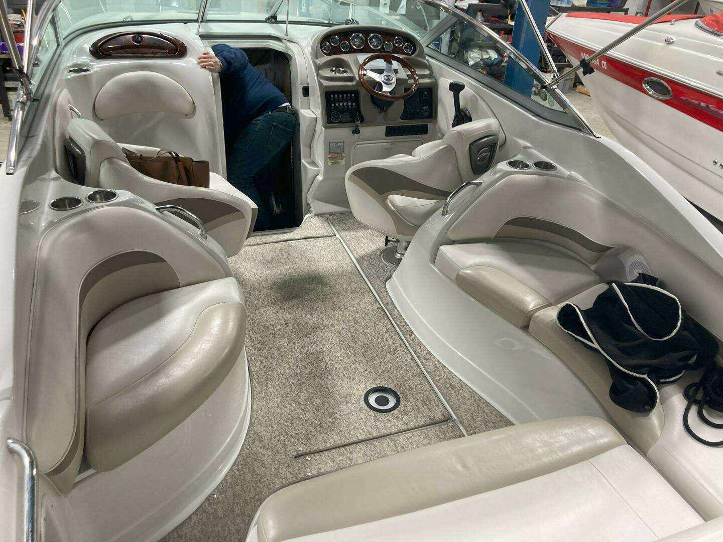 2011 Crownline — - Image 4