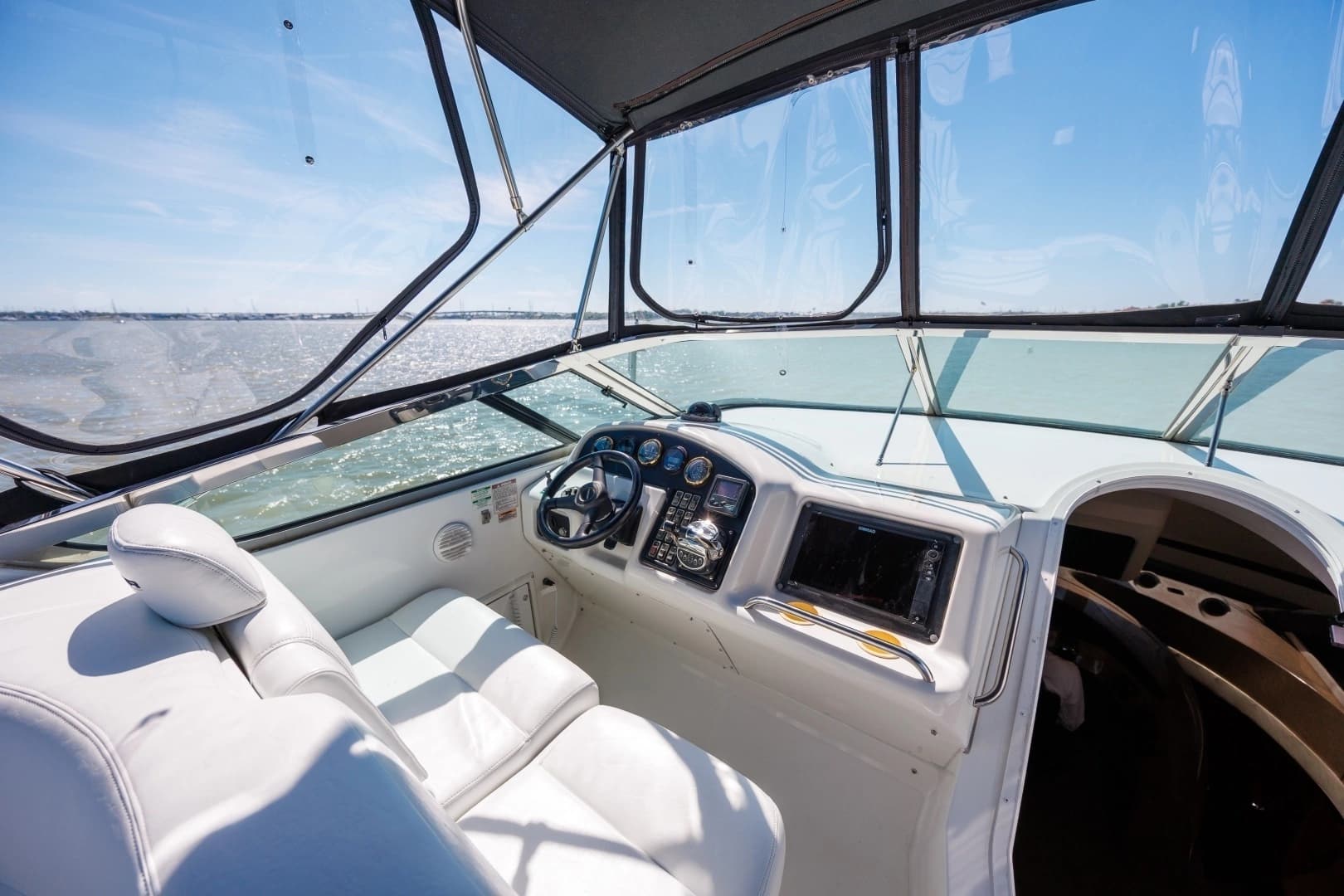 1999 Carver 530 Voyager - Image 17