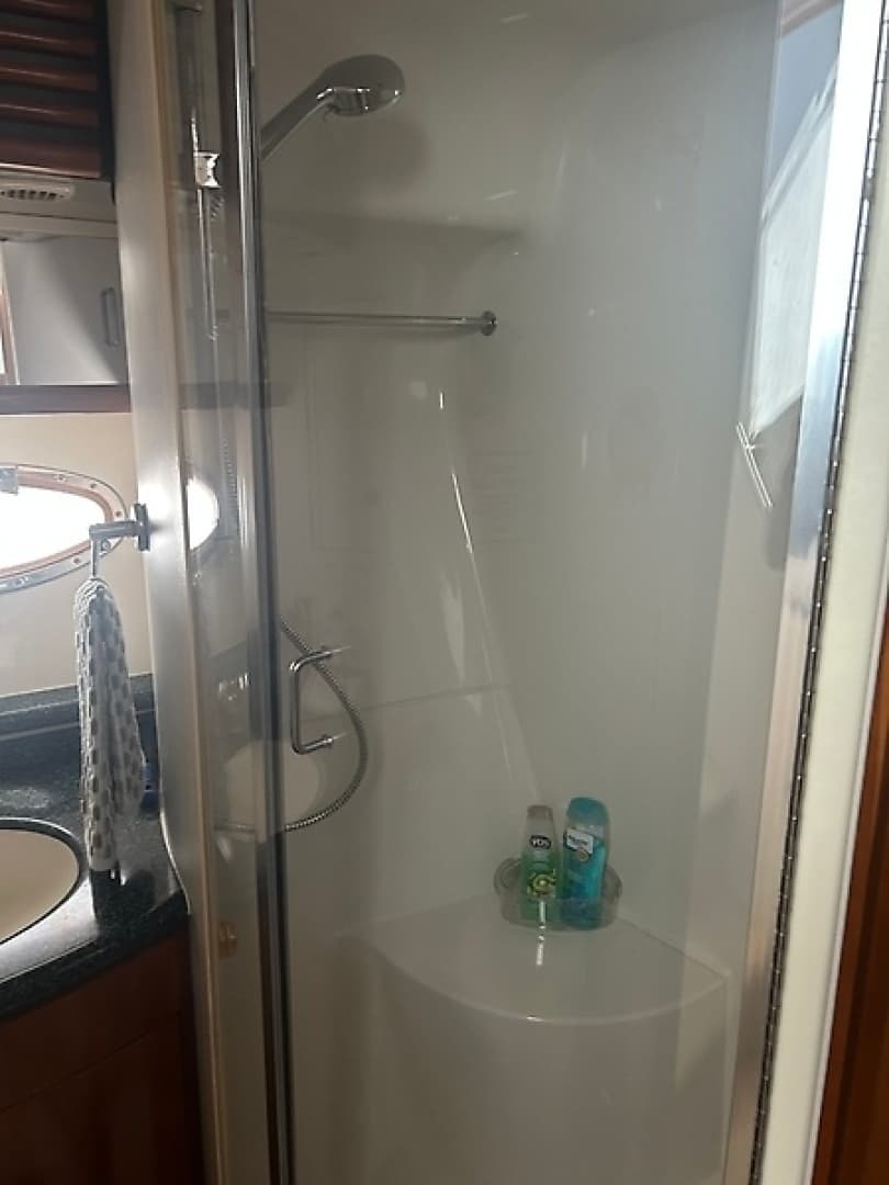 2000 Carver 450 Voyager Pilothouse - Image 16