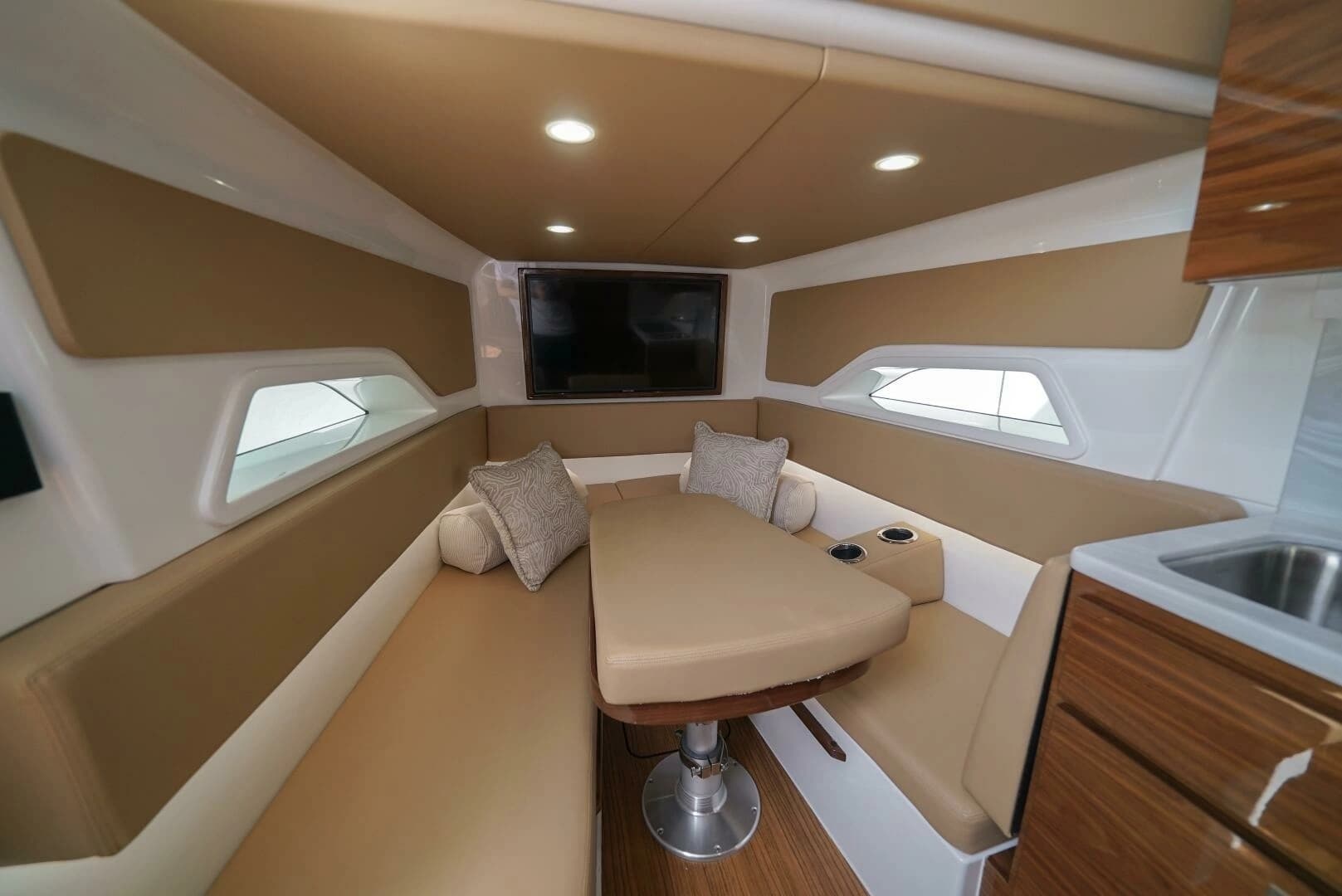2024 Valhalla Boatworks V-46 - Image 4