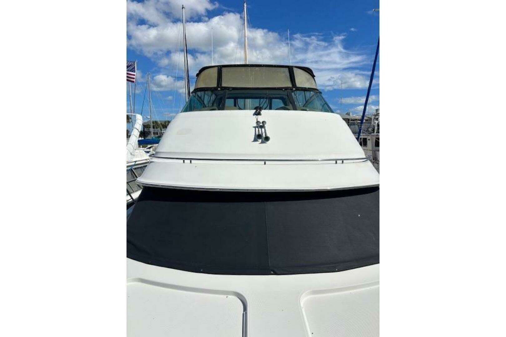 2004 Carver 466 Motor Yacht - Image 29
